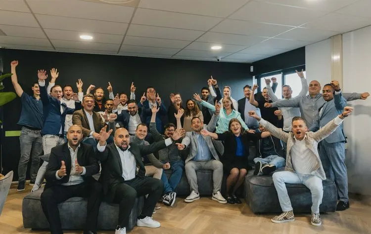 credtichecken team.jpg